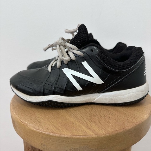 New Balance Youth Turf Trainer Black Baseball Shoes (TY4040K5) - Size 2.5 - Picture 4 of 14